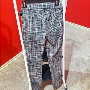 Women’s Skinny fitted Black and White Plaid Pants
Size Small